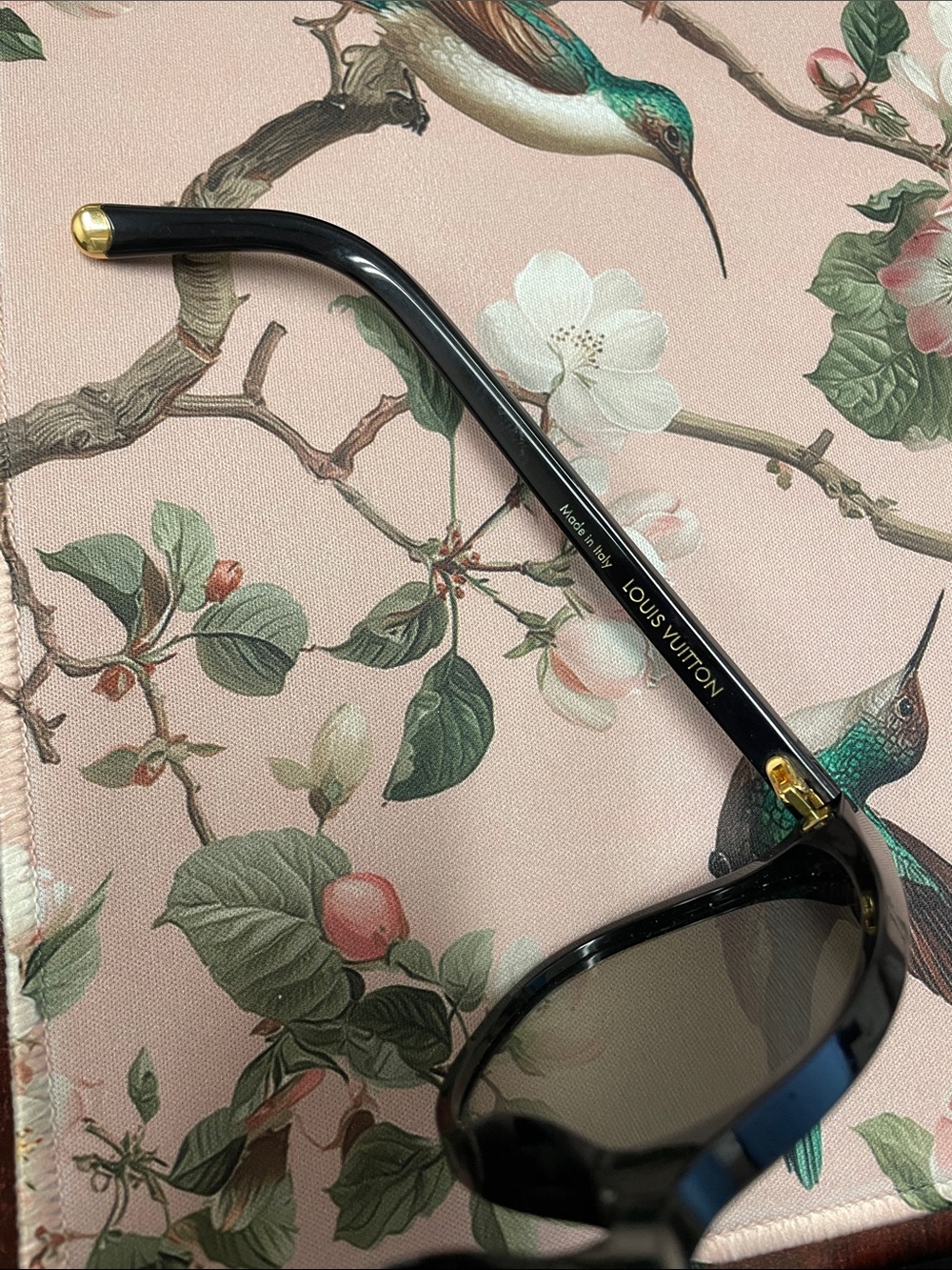 Louis Vuitton Black Polarized Gradient Lens Women's Sunglasses (Z1657W) - Picture 8 of 14